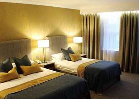 Downings Bay Hotel 4