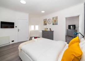 Diana Hotel Near Wembley Self Serviced Apartments 5