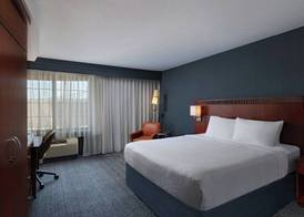 Courtyard by Marriott Omaha Aksarben Village 5