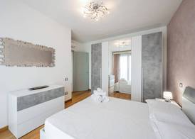 Emilia Suite Street 3