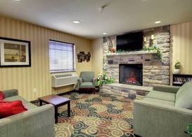 Cobblestone Hotel - Wayne 4