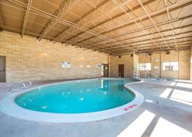 ECONO LODGE INN & SUITES SANDY 4