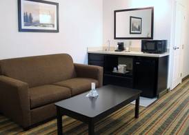 Best Western Visalia Hotel 5