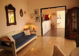 Akrotiri Hotel 2