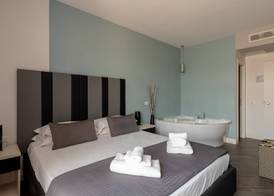 Blue Inn Luxury Suites 4