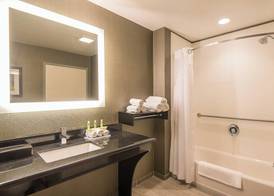 Holiday Inn Express & Suites Norwood-Boston Area by IHG 2