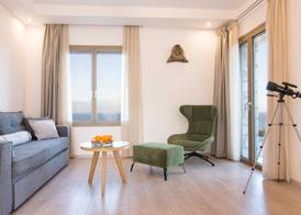WHITE DONKEY BOUTIQUE Hotel 4
