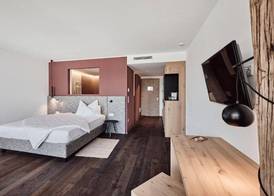 byHaller Suites & AO Restaurant 5