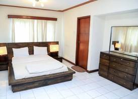 Hillview Apartments 4