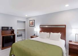 Quality Inn Redding near I-5 4