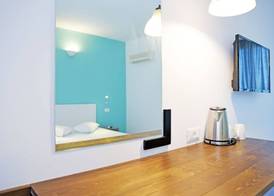 Hillside Studios & Apartments 3