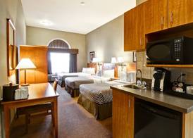 Ramada by Wyndham Ponoka 5