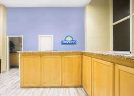 Days Inn by Wyndham Lake Havasu 3