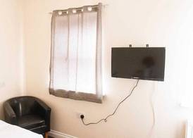 QUEEN GUEST HOUSE 4