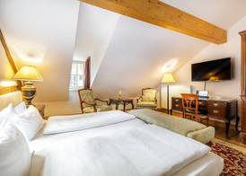 Chin-Chin Hotel ehemals Bohemian Hotel 4