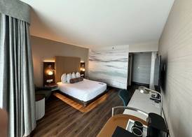 Coast Victoria Hotel & Marina by APA 5