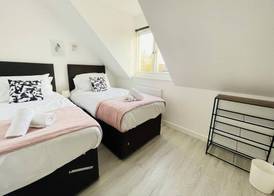 Quartz Apartment in Cambridge 3