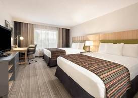 Country Inn & Suites by Radisson, Chippewa Falls, WI 5