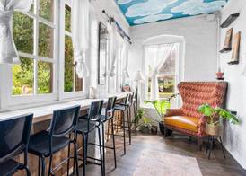 Bunk & Brew Historic Lucas House - Hostel 4