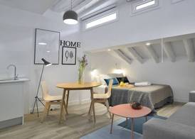 NQN Aparts & Suites Madrid 3