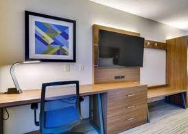 Holiday Inn Express VINCENNES by IHG 3