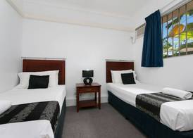 Cairns City Palms 4