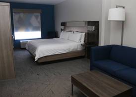 Holiday Inn Express & Suites ALBEMARLE by IHG 4