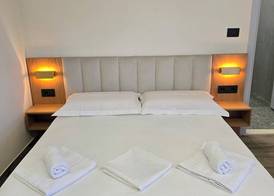 Azure Hotel Dhermi 5