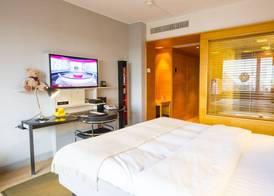 Hotel Rival 4