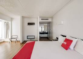 OYO Hotel Houston Katy Freeway 4