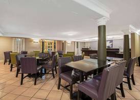 La Quinta Inn by Wyndham San Antonio I-35 N at Toepperwein 2