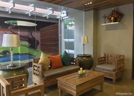 Tom's Cabin Hotel 3