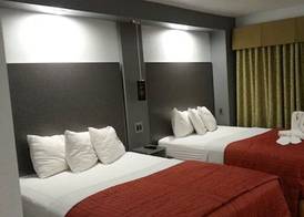 12 Oaks Hotel 4