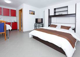 Rose Garden Apartments 4