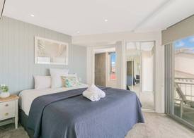 Oceanside Resort - Absolute Beachfront Apartments 2