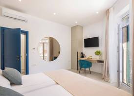 48 Rooms Split 4