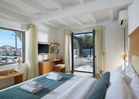 Coriva Beach Hotel & Bungalows 3