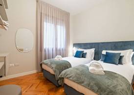 GuestHost - San Fermo Luxury Apartment 4