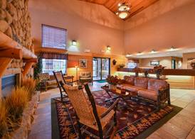 Kelly Inn and Suites Mitchell 2