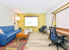 Holiday Inn Express & Suites SALEM by IHG 3