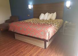 Baymont by Wyndham Bay City 5