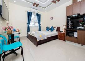 Johnny Hotel 4