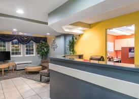 Microtel Inn & Suites by Wyndham Riverside 3