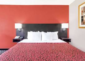Days Inn by Wyndham Cullman 5