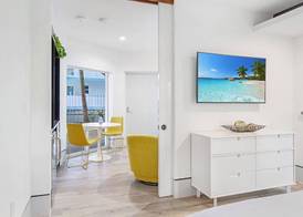 Ocean Treasure Beachside Suites 5