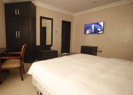 Aliz Ambruz Hotel 5