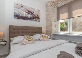 Studios Kadena Trogir - 18th century stone house 4