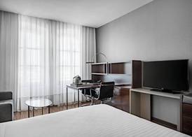 AC Hotel Torino by Marriott 5