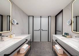 Holiday Inn Ningbo Beilun by IHG 3