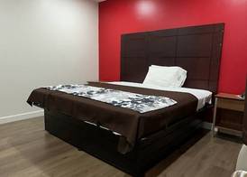 LINDENHURST MOTEL 4